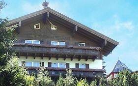 Landhaus Salzburg, Dienten